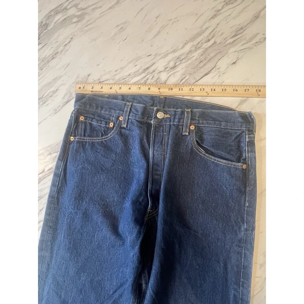Levi's 501 Y2K Straight Leg Button Fly Jeans Mens 36x38. Fit 34x34